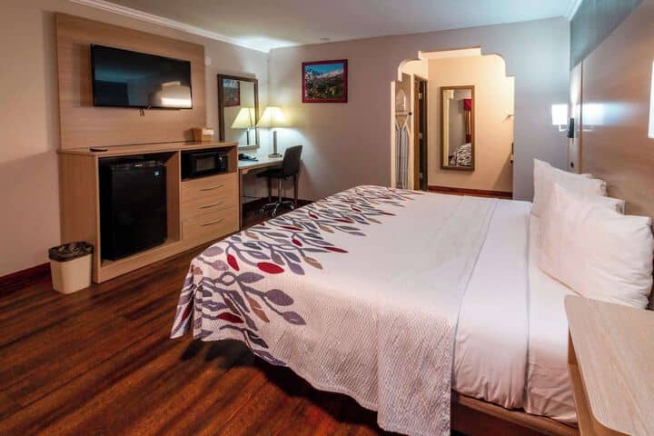 Room 10 of 31