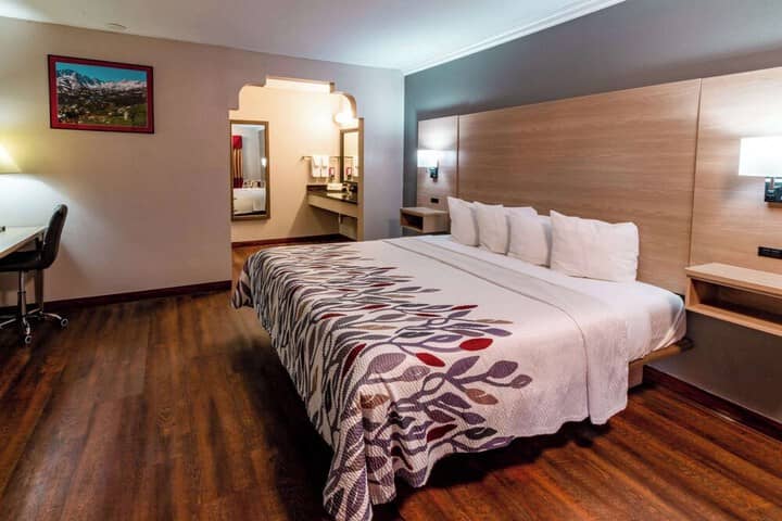 Room 9 of 31