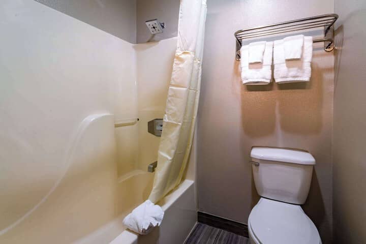 Room 17 of 31