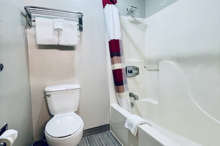 Room 18 of 31